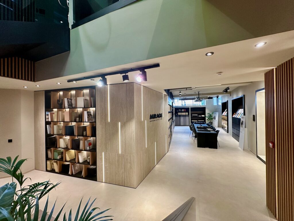 Allestimenti Negozi, Showroom e Stand Fieristici